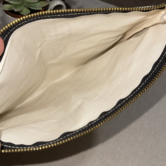 NWT Free With $25 Purchase-Canvas Zip Top Carry All bag - Picture 13 of 13